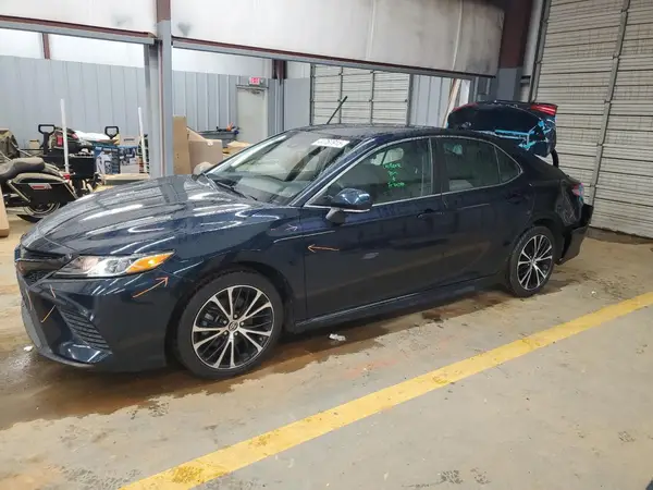 4T1B11HK4JU670786 2018 TOYOTA CAMRY - Image 1