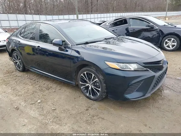 4T1B11HK4JU671114 2018 TOYOTA CAMRY - Image 1