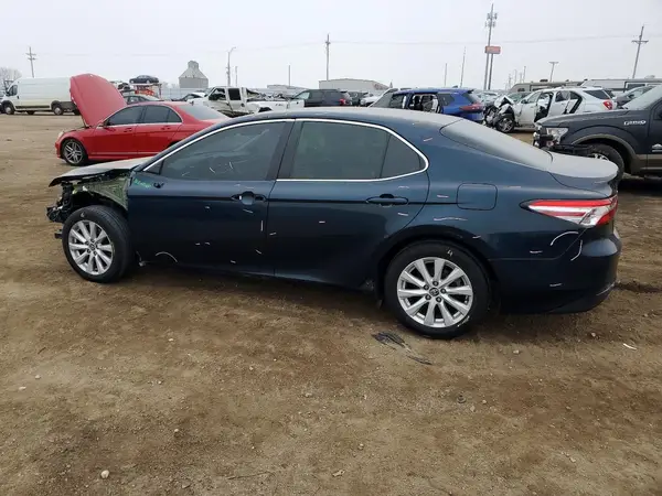 4T1B11HK4JU671369 2018 TOYOTA CAMRY - Image 2