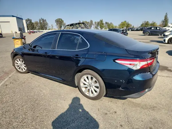 4T1B11HK4JU671453 2018 TOYOTA CAMRY - Image 2