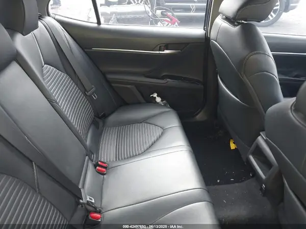 4T1B11HK4JU671565 2018 TOYOTA CAMRY - Image 8