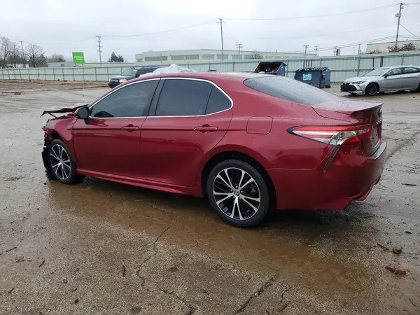 4T1B11HK4JU673803 2018 TOYOTA CAMRY - Image 2