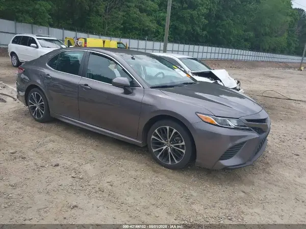 4T1B11HK4JU673980 2018 TOYOTA CAMRY - Image 1