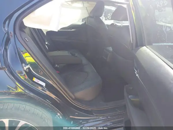 4T1B11HK4JU675082 2018 TOYOTA CAMRY - Image 8