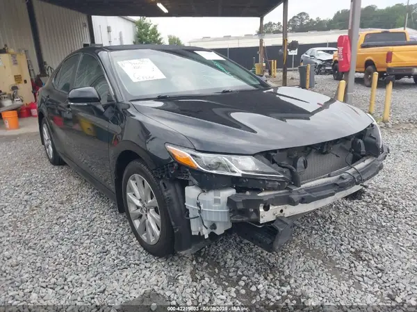 4T1B11HK4JU676037 2018 TOYOTA CAMRY - Image 1