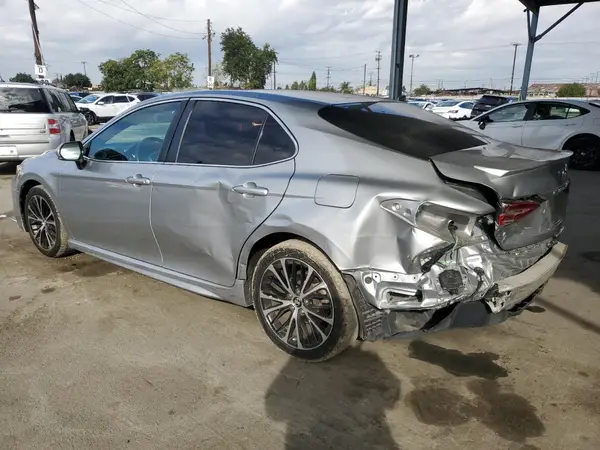 4T1B11HK4JU676510 2018 TOYOTA CAMRY - Image 2