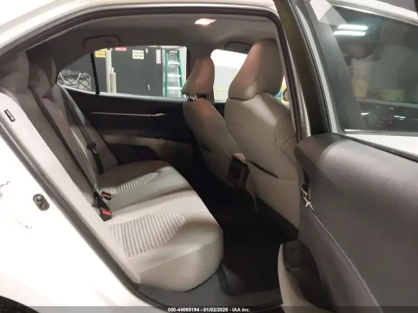 4T1B11HK4JU678175 2018 TOYOTA CAMRY - Image 8
