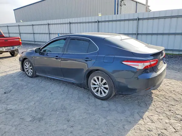 4T1B11HK4JU678628 2018 TOYOTA CAMRY - Image 2