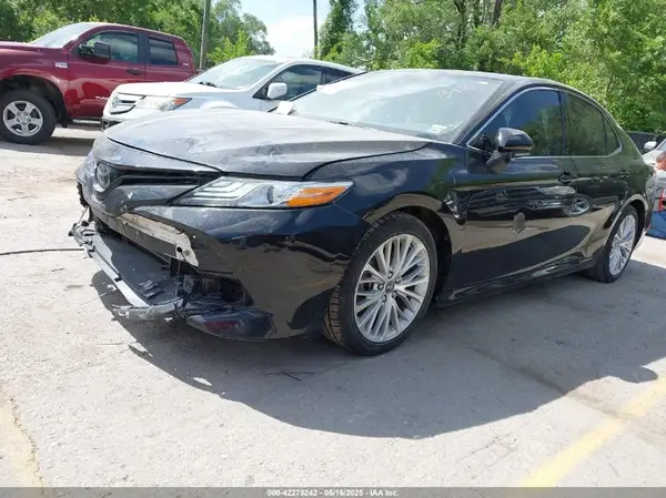 4T1B11HK4KU159810 2019 TOYOTA CAMRY - Image 2