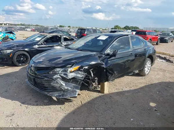 4T1B11HK4KU167017 2019 TOYOTA CAMRY - Image 2