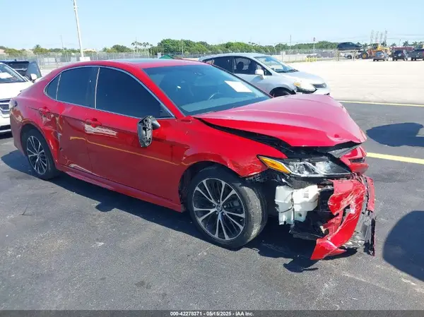4T1B11HK4KU168863 2019 TOYOTA CAMRY - Image 1
