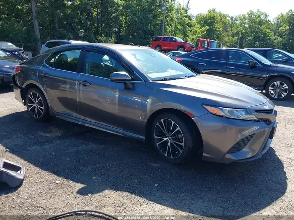 4T1B11HK4KU169088 2019 TOYOTA CAMRY - Image 1