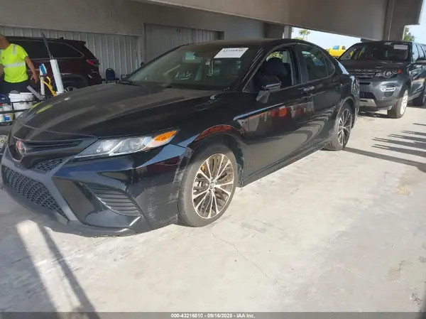 4T1B11HK4KU170533 2019 TOYOTA CAMRY - Image 2