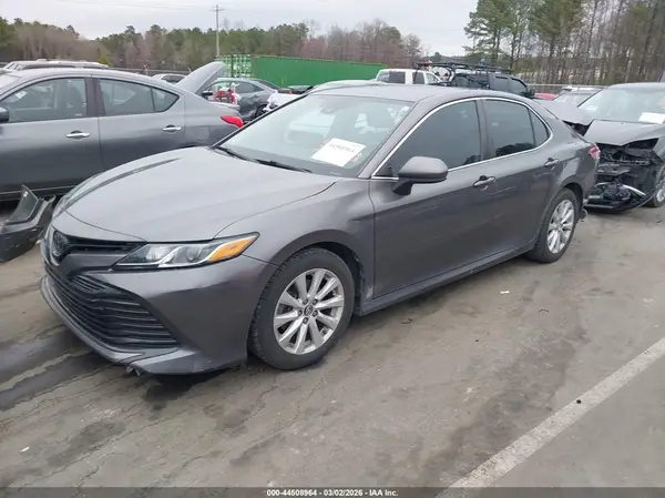 4T1B11HK4KU173139 2019 TOYOTA CAMRY - Image 2