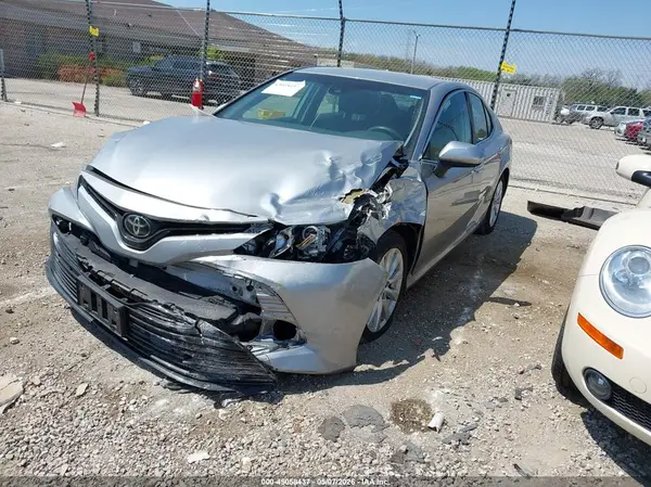 4T1B11HK4KU173965 2019 TOYOTA CAMRY - Image 2