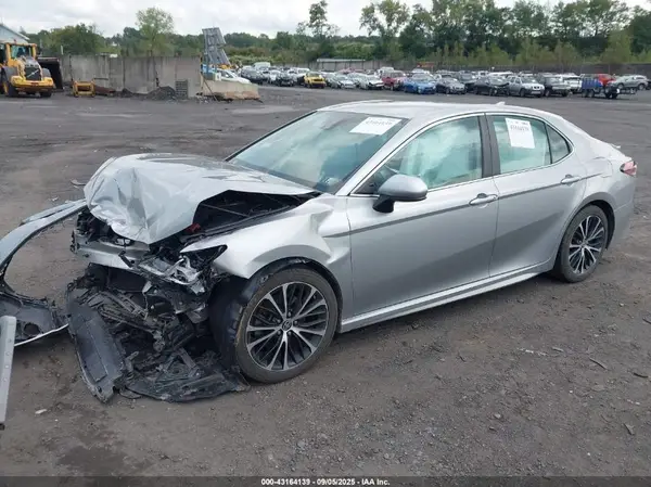 4T1B11HK4KU175019 2019 TOYOTA CAMRY - Image 2