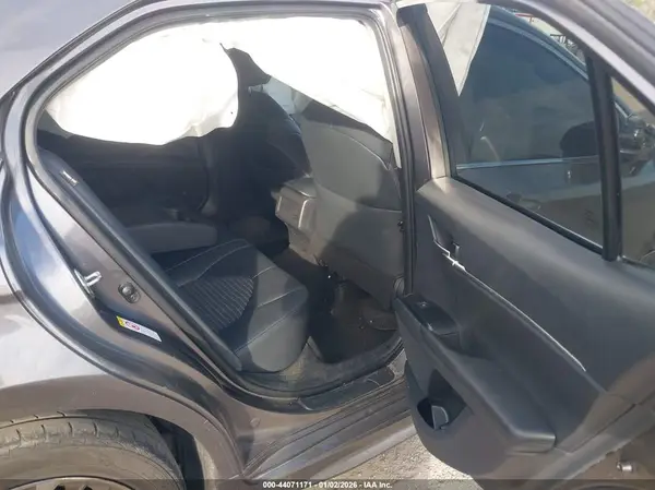 4T1B11HK4KU176249 2019 TOYOTA CAMRY - Image 8