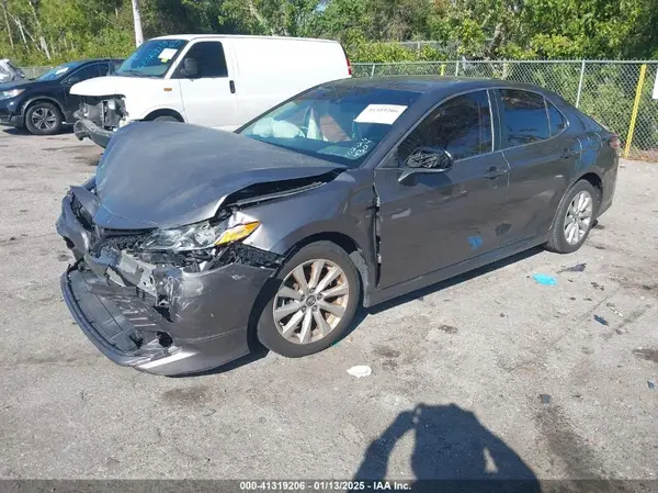 4T1B11HK4KU184304 2019 TOYOTA CAMRY - Image 2