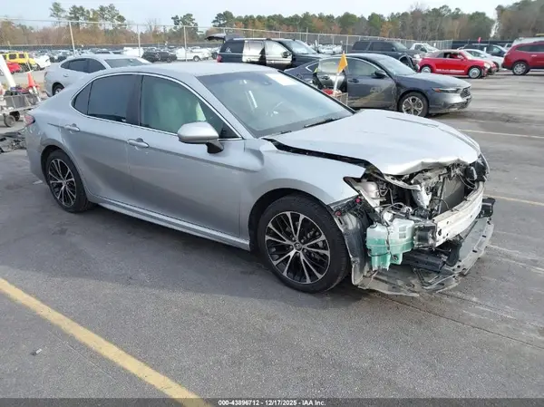 4T1B11HK4KU186697 2019 TOYOTA CAMRY - Image 1