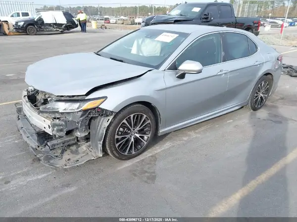 4T1B11HK4KU186697 2019 TOYOTA CAMRY - Image 2