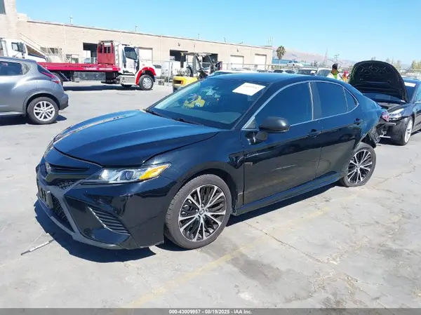 4T1B11HK4KU191575 2019 TOYOTA CAMRY - Image 2