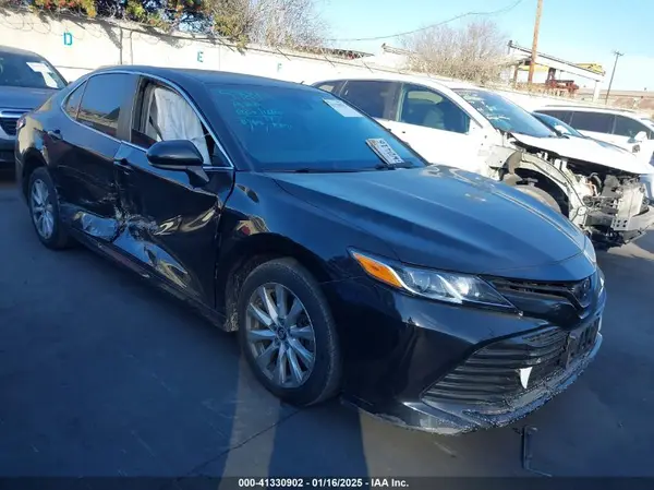4T1B11HK4KU198722 2019 TOYOTA CAMRY - Image 1