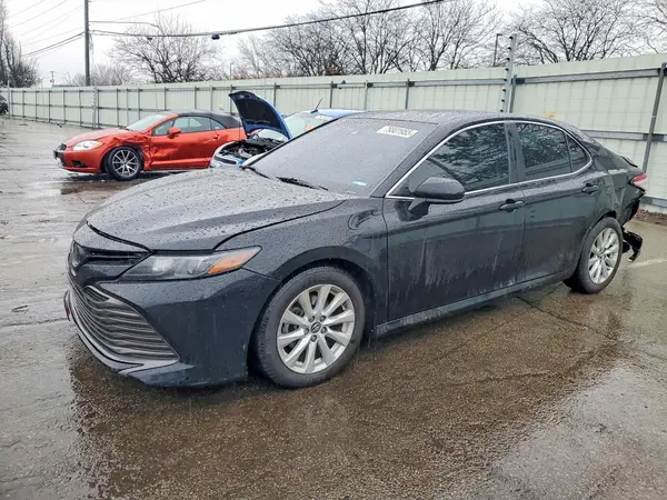 4T1B11HK4KU200503 2019 TOYOTA CAMRY - Image 1