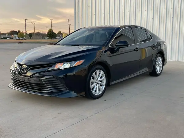 4T1B11HK4KU204096 2019 TOYOTA CAMRY - Image 2