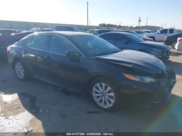 4T1B11HK4KU205023 2019 TOYOTA CAMRY - Image 1