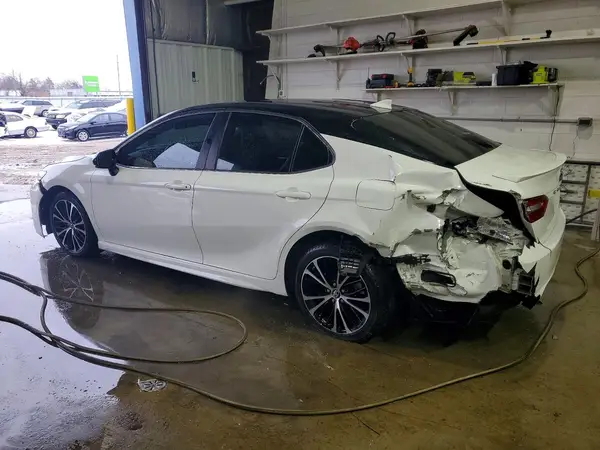 4T1B11HK4KU206804 2019 TOYOTA CAMRY - Image 2