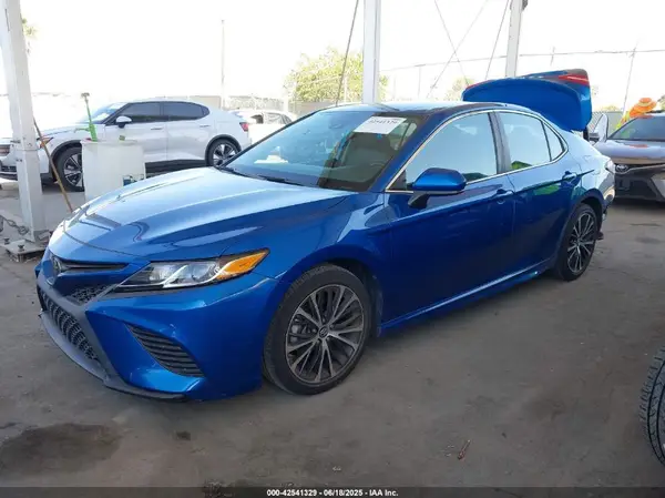 4T1B11HK4KU207449 2019 TOYOTA CAMRY - Image 2