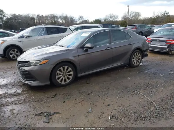 4T1B11HK4KU210092 2019 TOYOTA CAMRY - Image 2