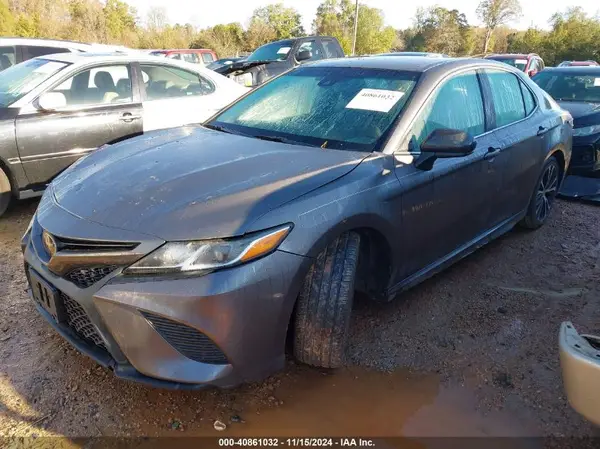 4T1B11HK4KU215051 2019 TOYOTA CAMRY - Image 2