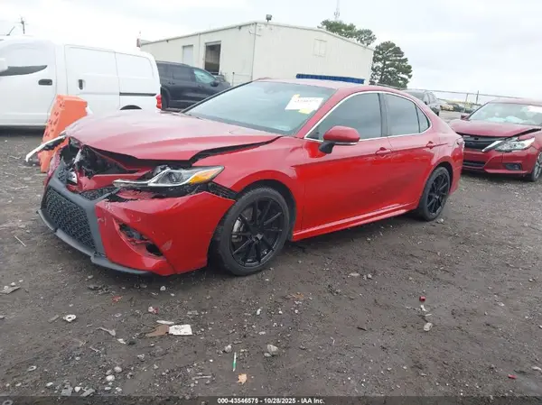 4T1B11HK4KU215891 2019 TOYOTA CAMRY - Image 2