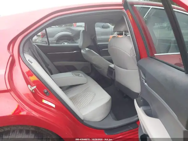 4T1B11HK4KU215891 2019 TOYOTA CAMRY - Image 8