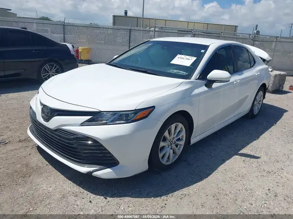 4T1B11HK4KU217060 2019 TOYOTA CAMRY - Image 2