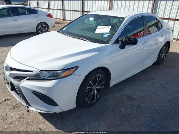 4T1B11HK4KU221724 2019 TOYOTA CAMRY - Image 2