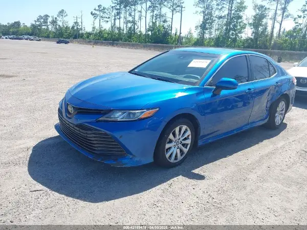 4T1B11HK4KU223277 2019 TOYOTA CAMRY - Image 2