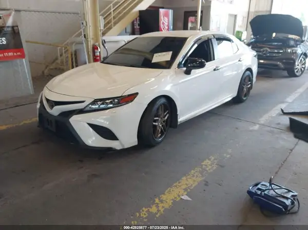 4T1B11HK4KU229371 2019 TOYOTA CAMRY - Image 2