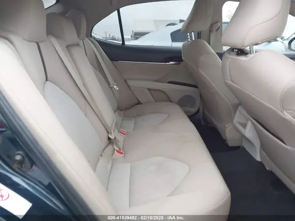 4T1B11HK4KU233503 2019 TOYOTA CAMRY - Image 8