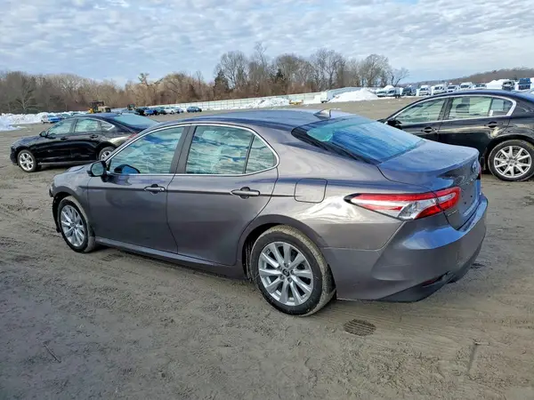 4T1B11HK4KU234070 2019 TOYOTA CAMRY - Image 2