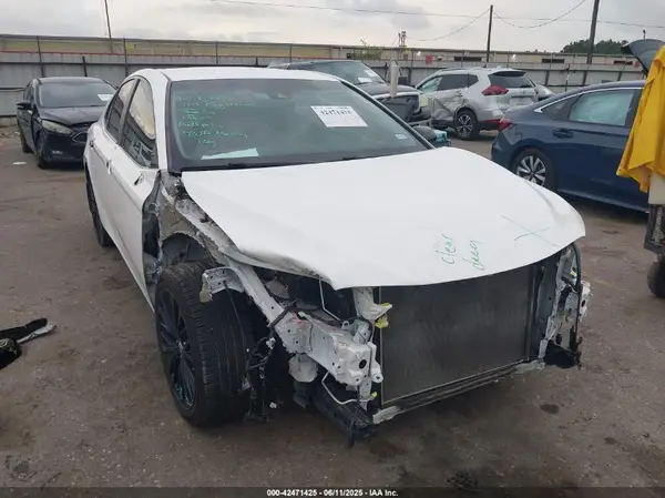4T1B11HK4KU235901 2019 TOYOTA CAMRY - Image 1