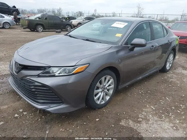 4T1B11HK4KU238152 2019 TOYOTA CAMRY - Image 2