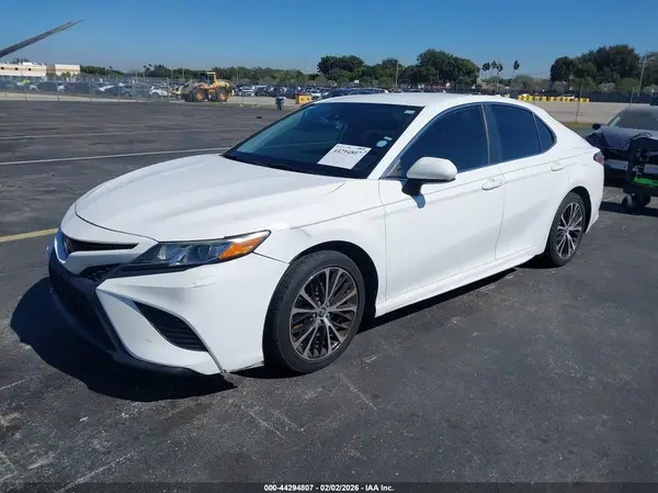 4T1B11HK4KU239320 2019 TOYOTA CAMRY - Image 2