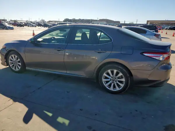 4T1B11HK4KU242119 2019 TOYOTA CAMRY - Image 2