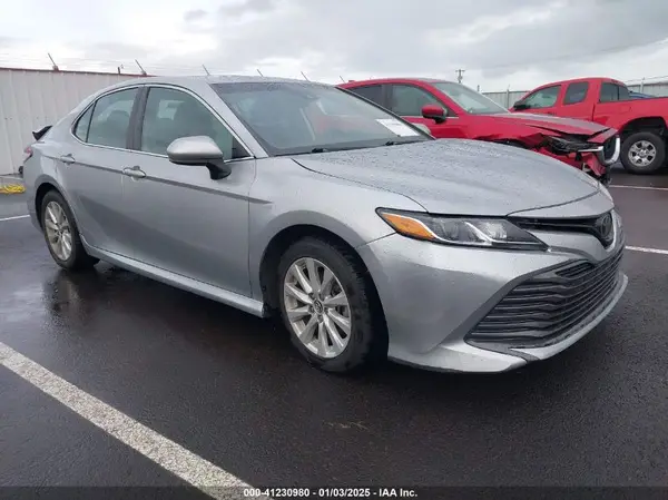 4T1B11HK4KU243206 2019 TOYOTA CAMRY - Image 1