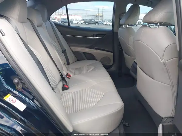 4T1B11HK4KU243285 2019 TOYOTA CAMRY - Image 8