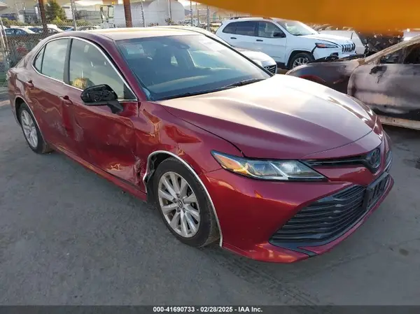 4T1B11HK4KU243402 2019 TOYOTA CAMRY - Image 1