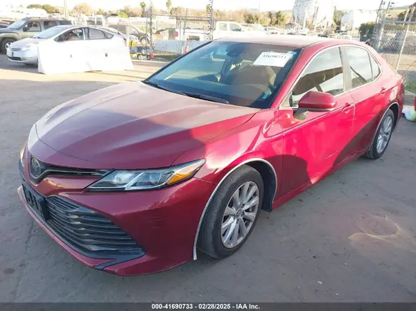 4T1B11HK4KU243402 2019 TOYOTA CAMRY - Image 2