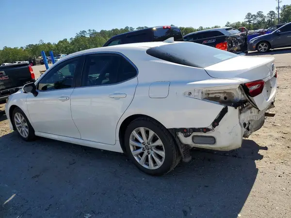 4T1B11HK4KU243996 2019 TOYOTA CAMRY - Image 2